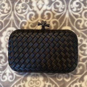 Black clutch